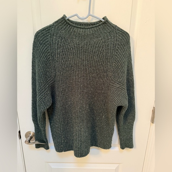 Chico's Sweaters - Chico's Dark Green Knit Sweater, Size 0 or small, Long Sleeve, Super Comfy, NWOT